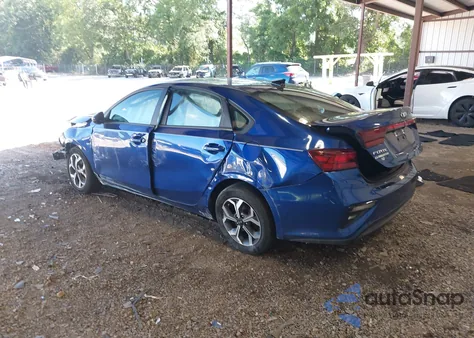 2021 Kia Forte Lxs z USA, uszkodzony, nr VIN 3KPF24AD9ME382720